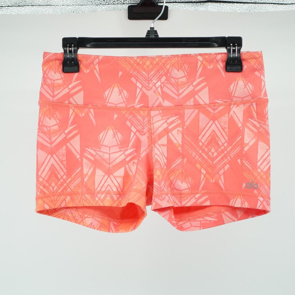 Alo Athletic Shorts SZ M Athleticwear Athleisure Yoga Gym Workout Training